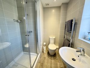 En-Suite- click for photo gallery